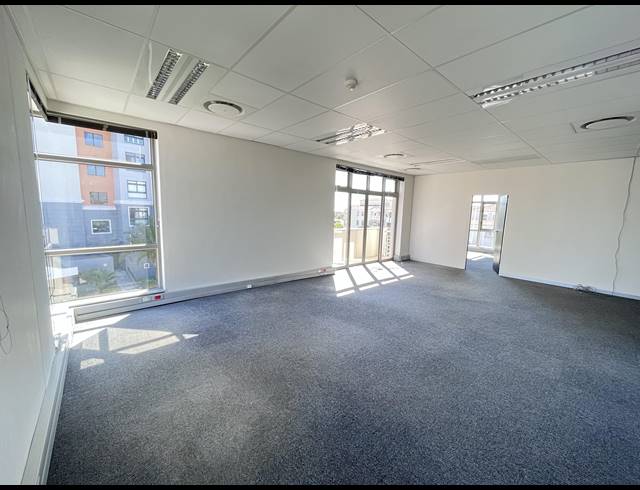 139M² OFFICE TO LET IN CENTURY CITY